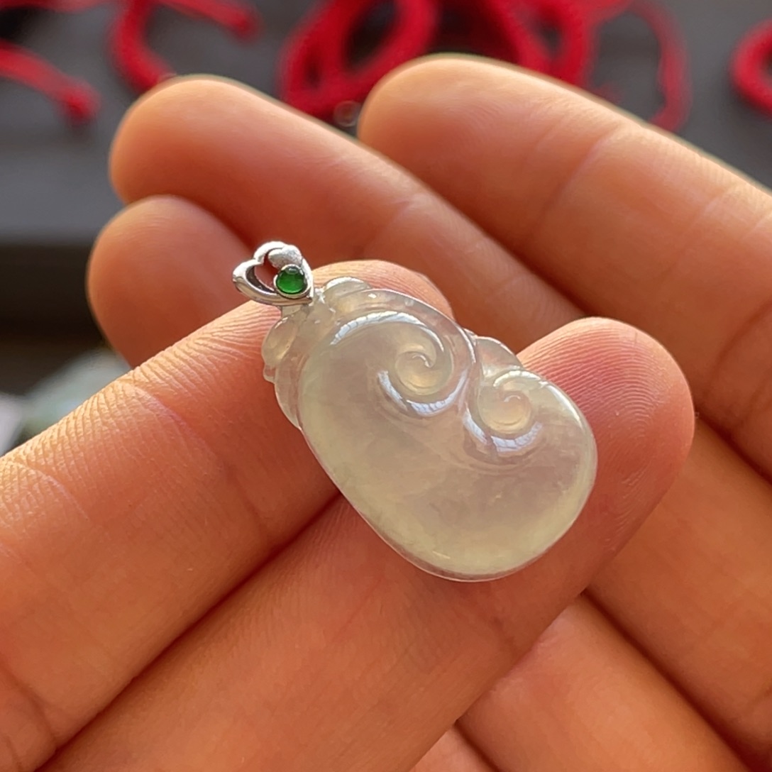 翡翠颈饰18K金镶嵌如意