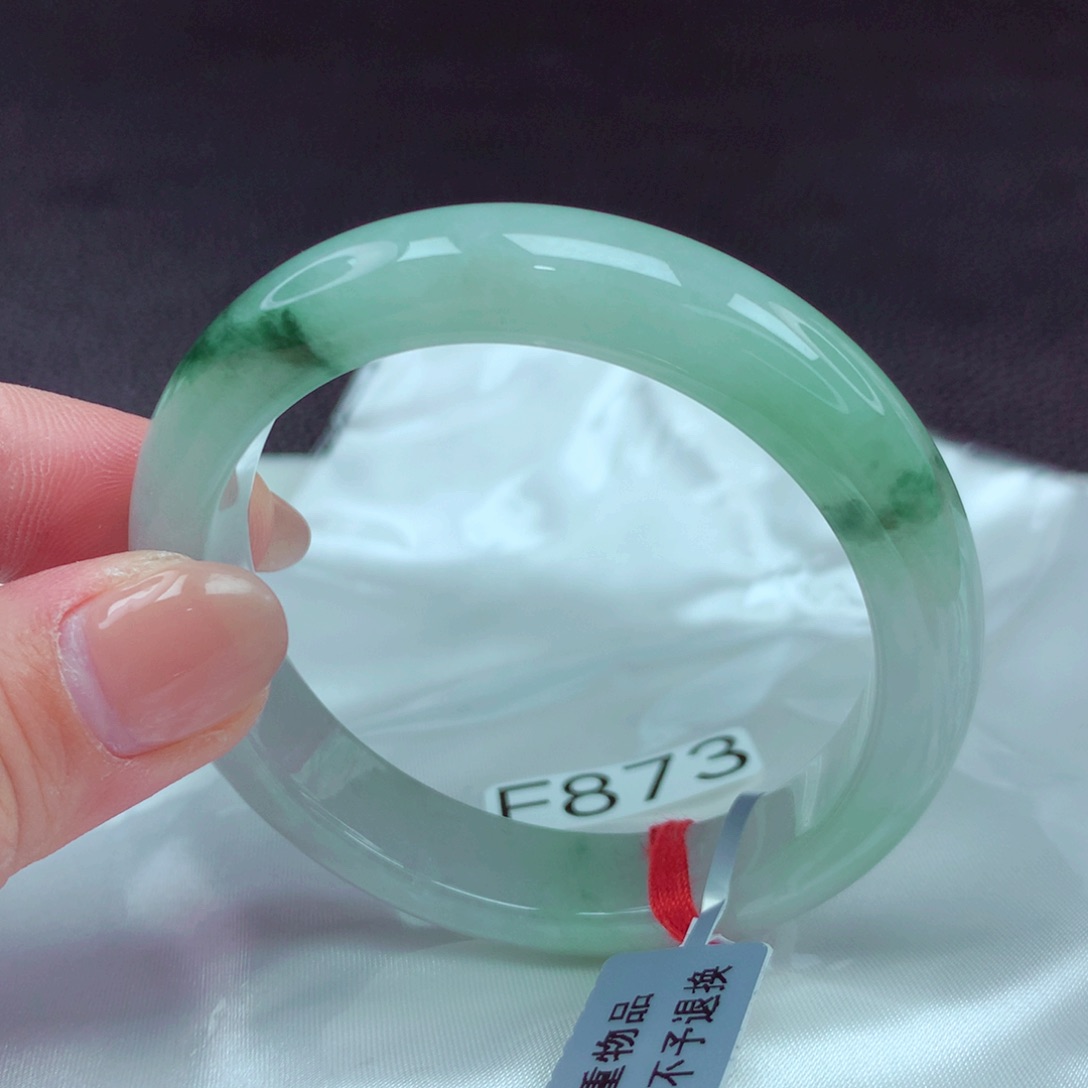 翡翠手镯未镶嵌手镯88