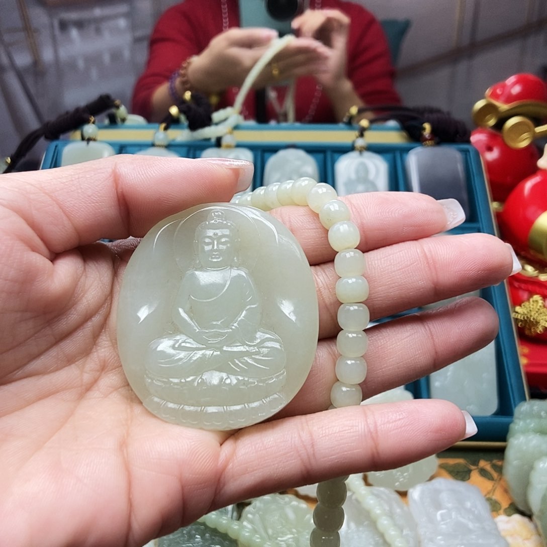 和田玉颈饰未镶嵌天**翼