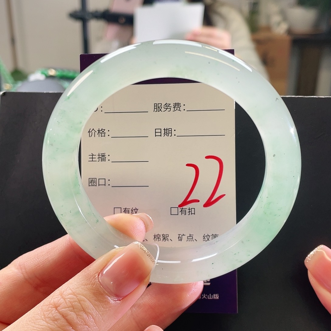 未镶嵌手镯石英质玉?****）