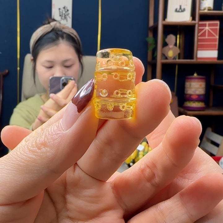 蜜蜡吊坠(赠链)未镶嵌