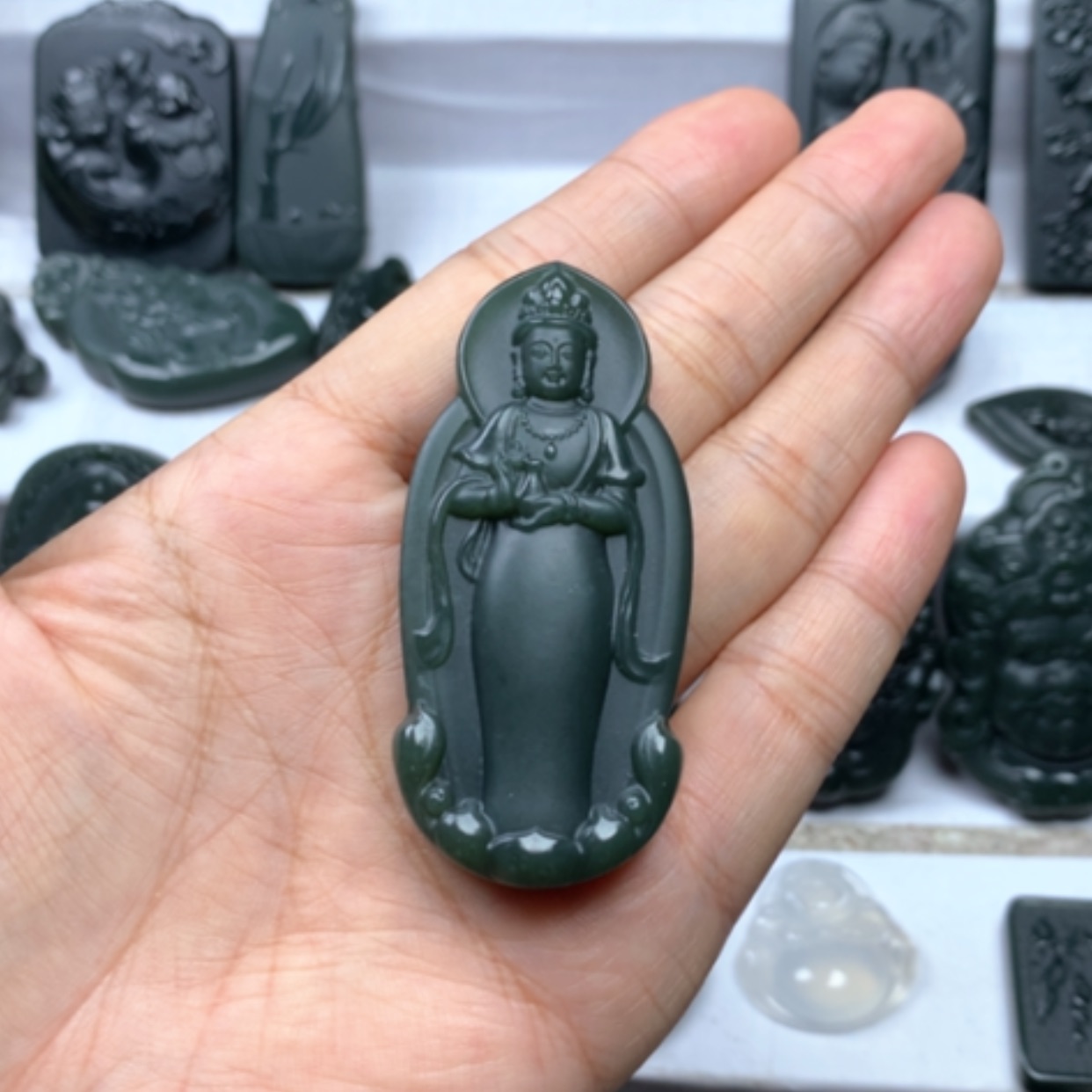 【闪购商品】颈饰未镶嵌和田玉淡***~双面雕刻