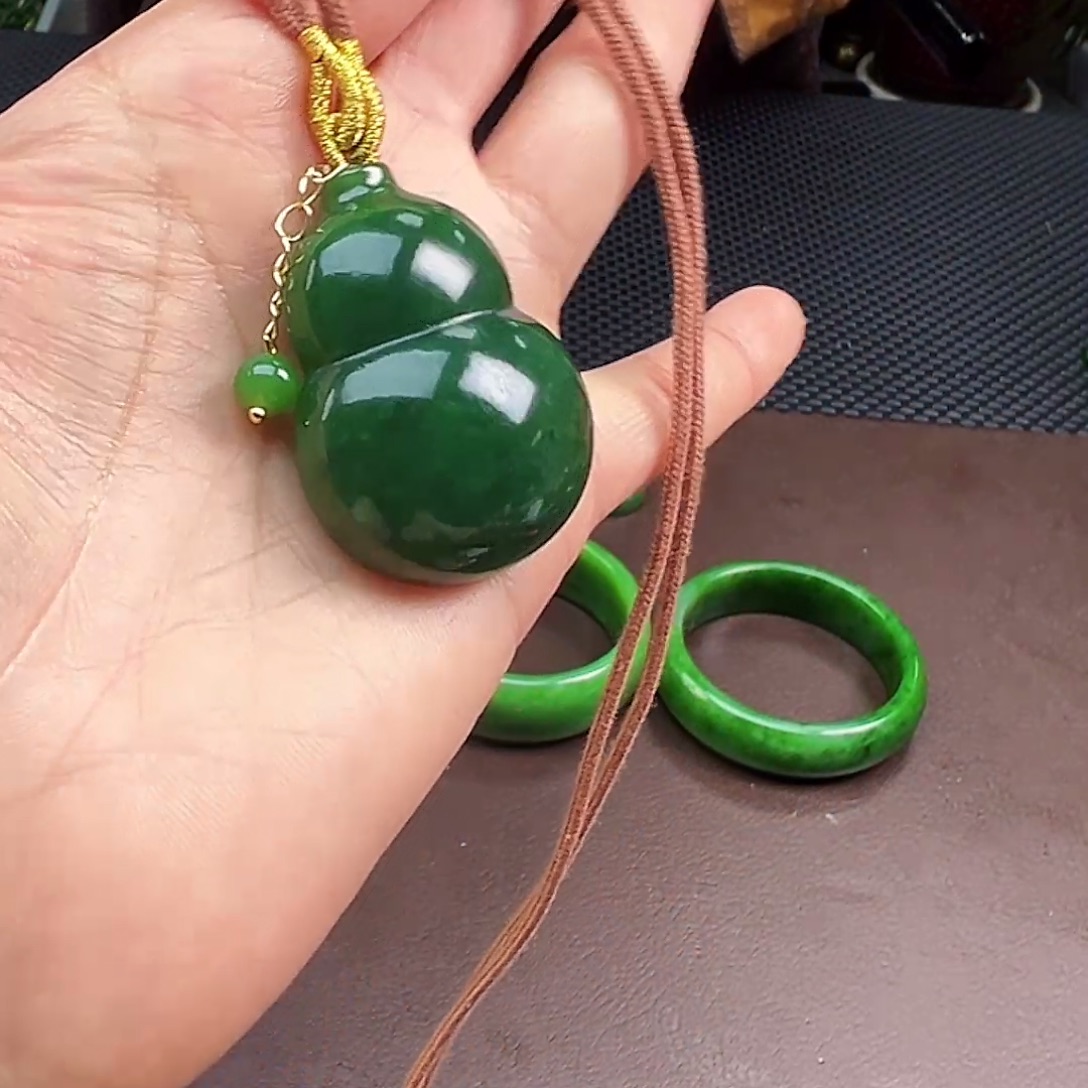 和田玉（碧玉）未镶嵌颈饰