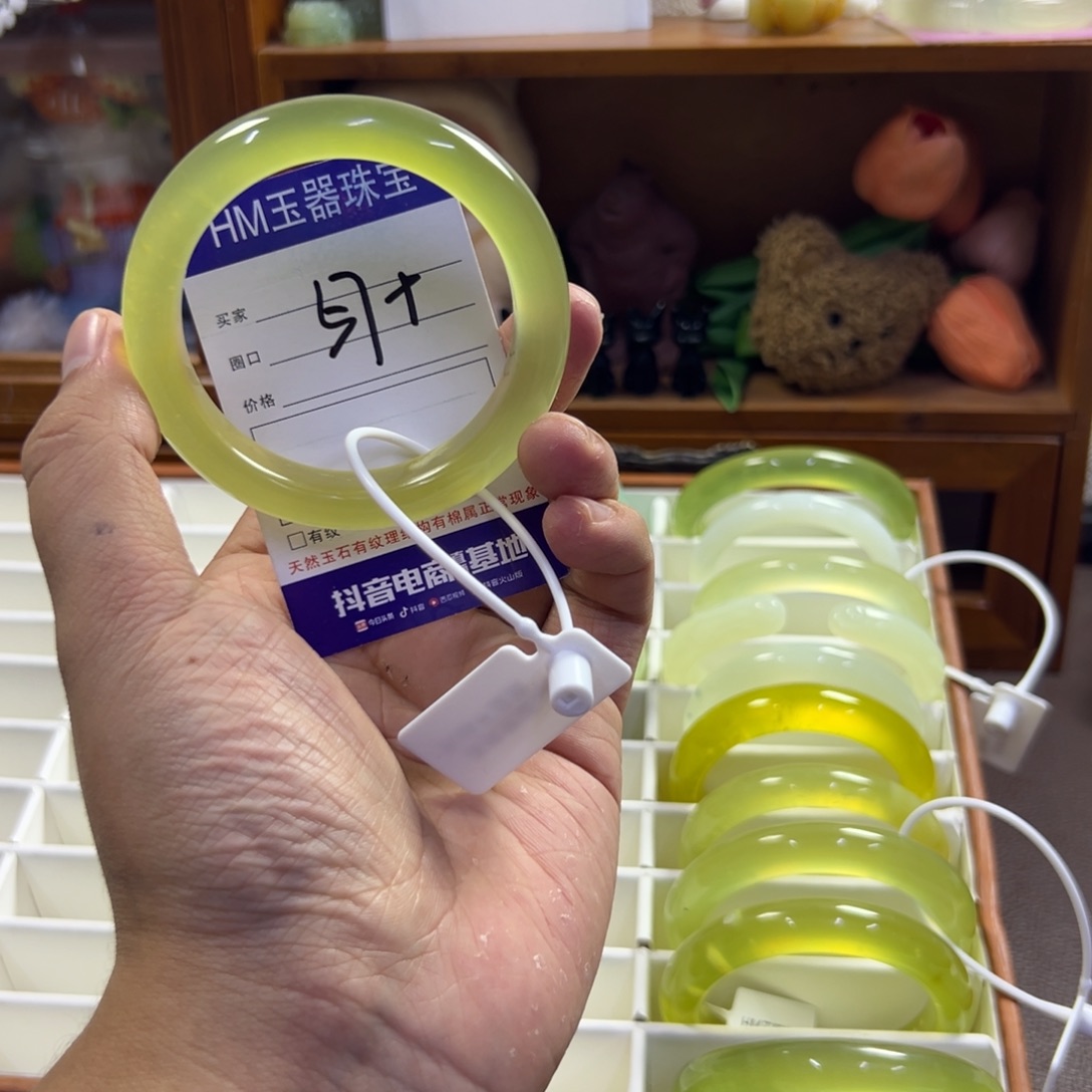 蛇纹石玉未镶嵌手镯535