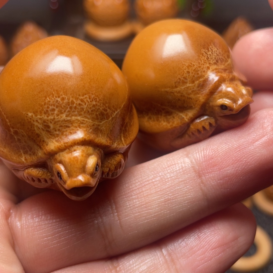 橄榄核手串/手链金钱龟手球一对3.5左右