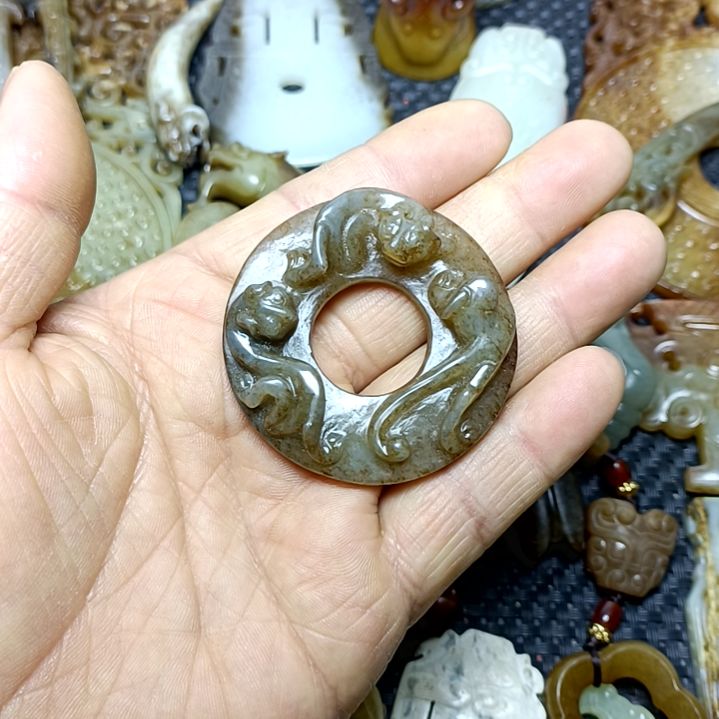 和田玉颈饰未镶嵌