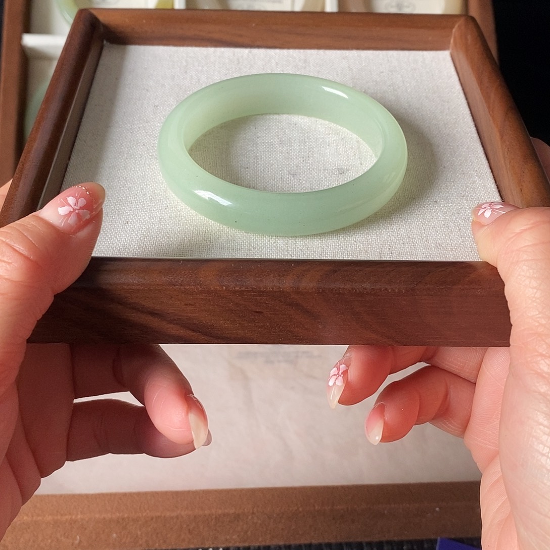 东陵石未镶嵌手镯