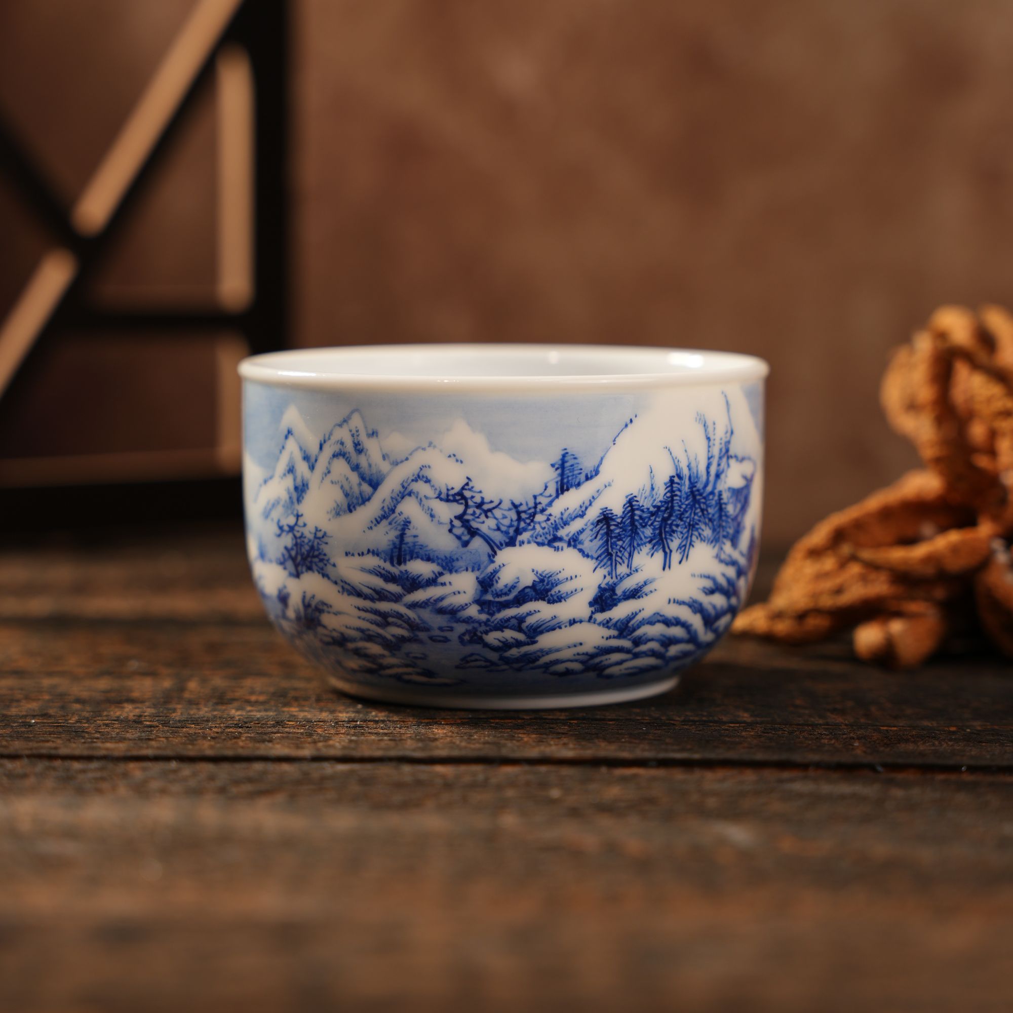 画堂春青花玉泥高档雪景御题轴图宽口杯