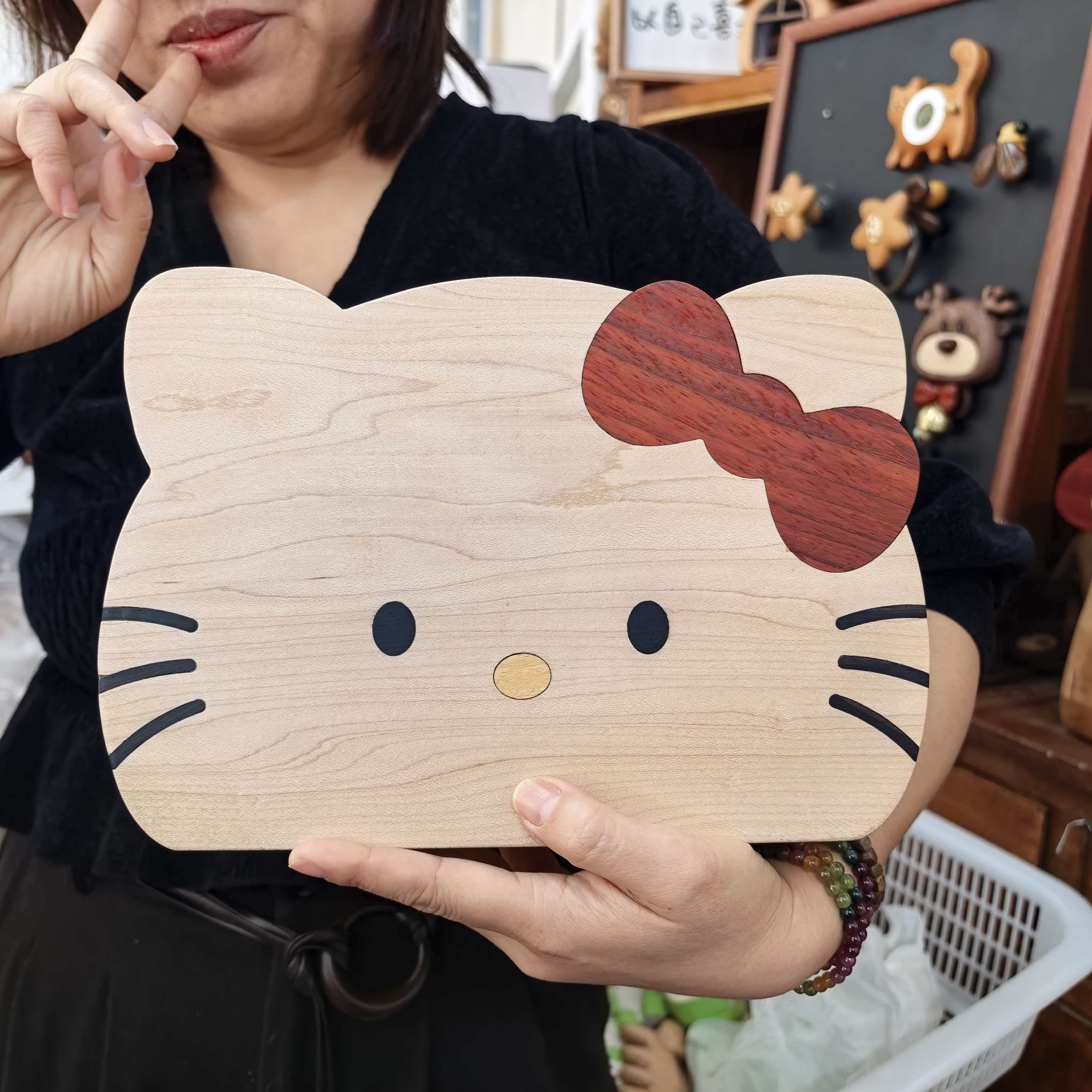 凯蒂猫收纳筐 面膜书籍化妆品收纳柜 桌面摆件