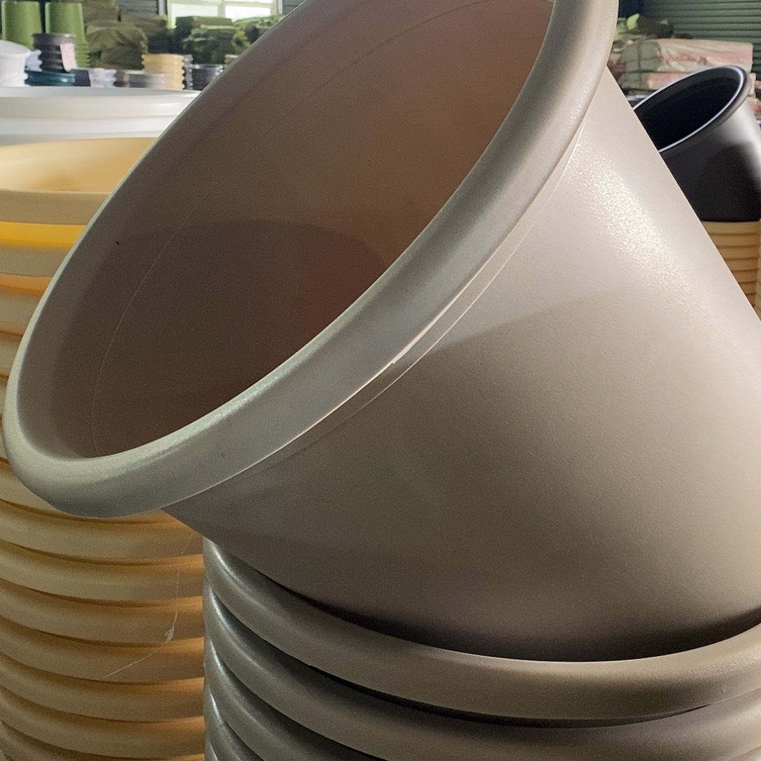 树脂四季9号灰白色2个带拖➕8个轮子