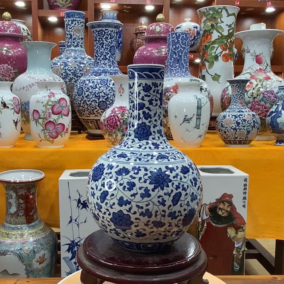 摆件延*景德镇陶瓷青花天球瓶