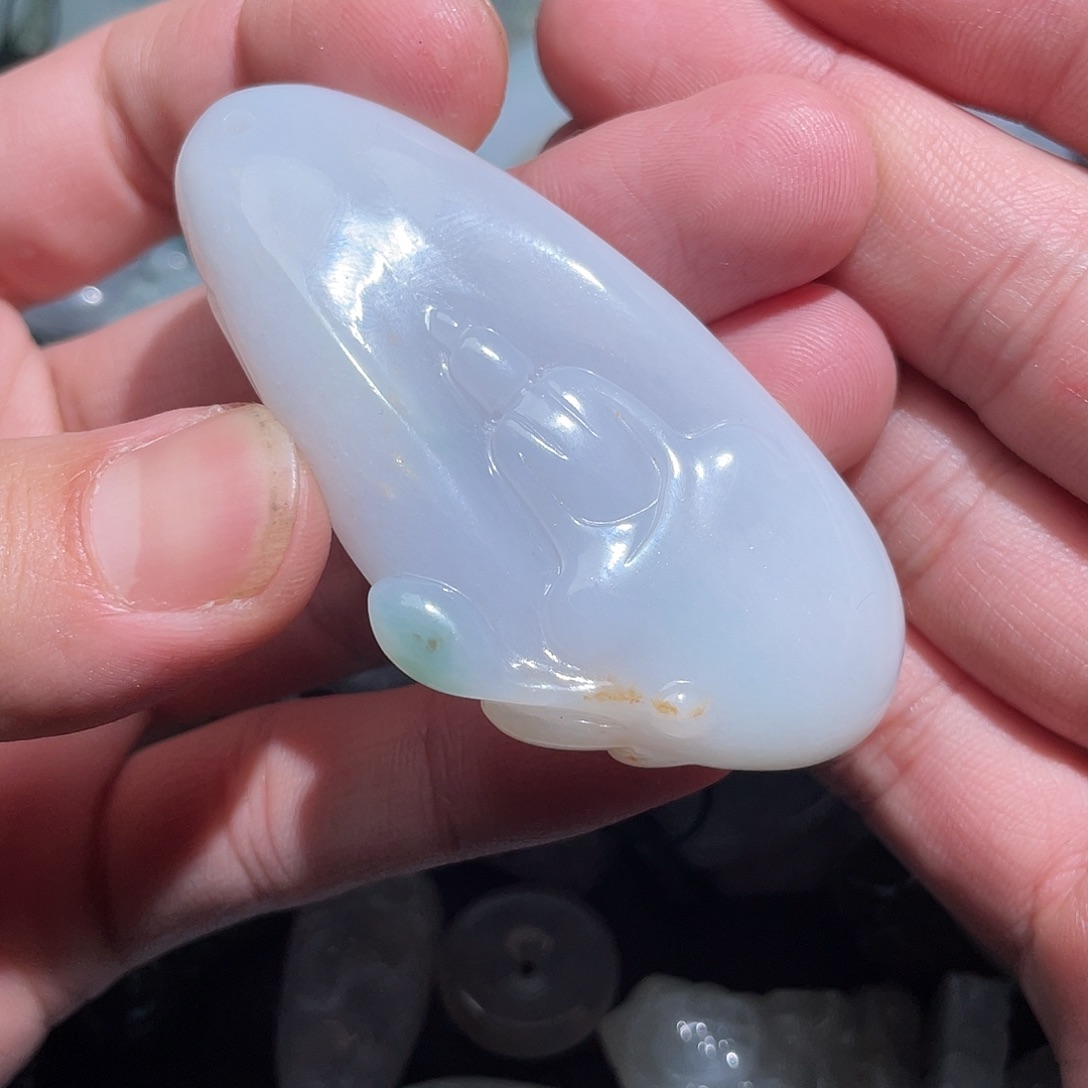 翡翠颈饰未镶嵌山*山翡翠