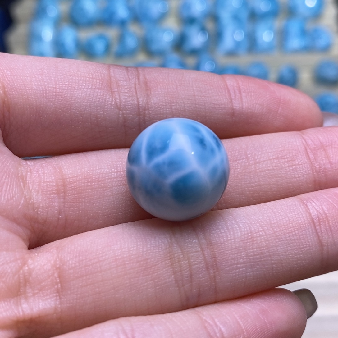 针钠钙石（海纹石）未镶嵌颈饰