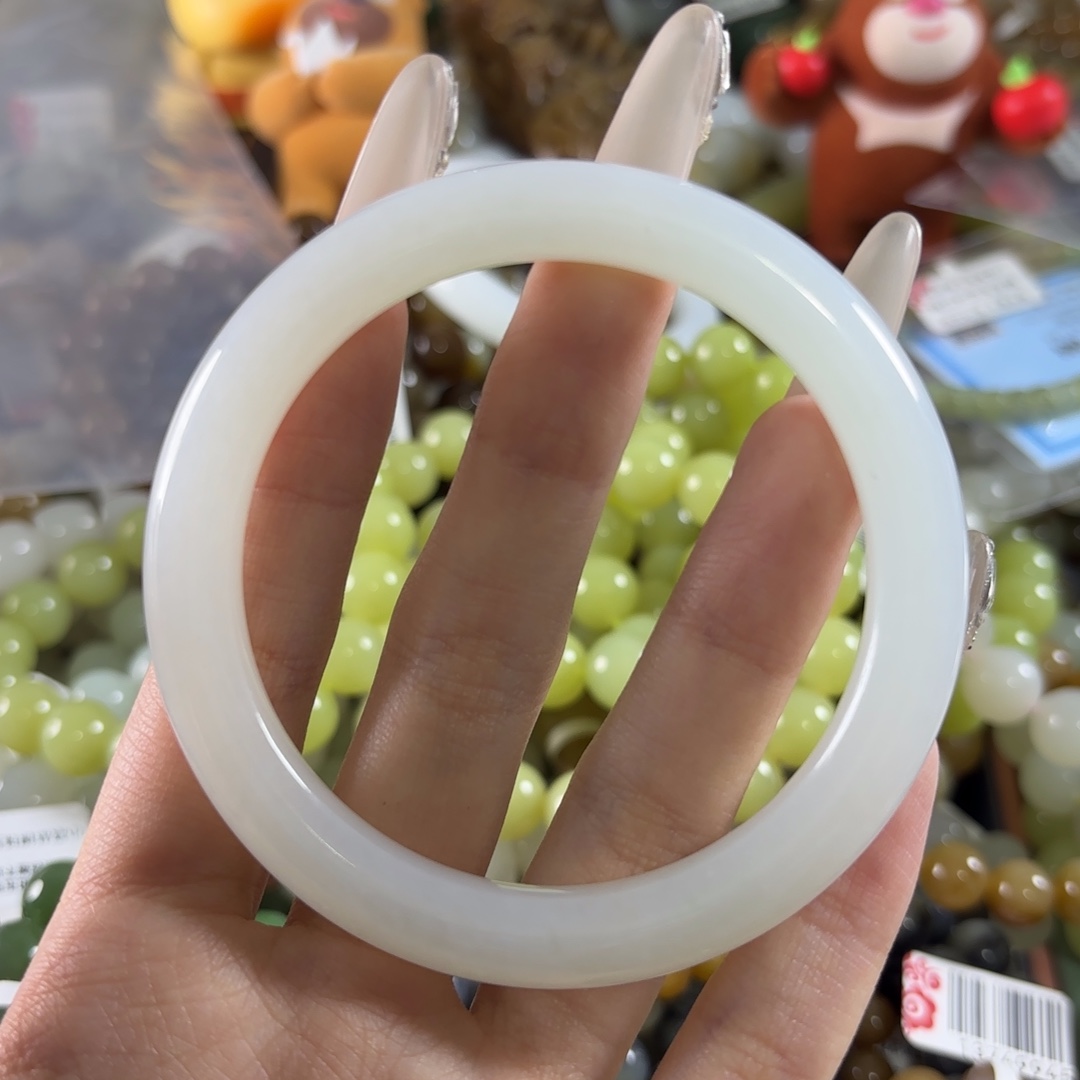 彩***轩和田玉未镶嵌手链80