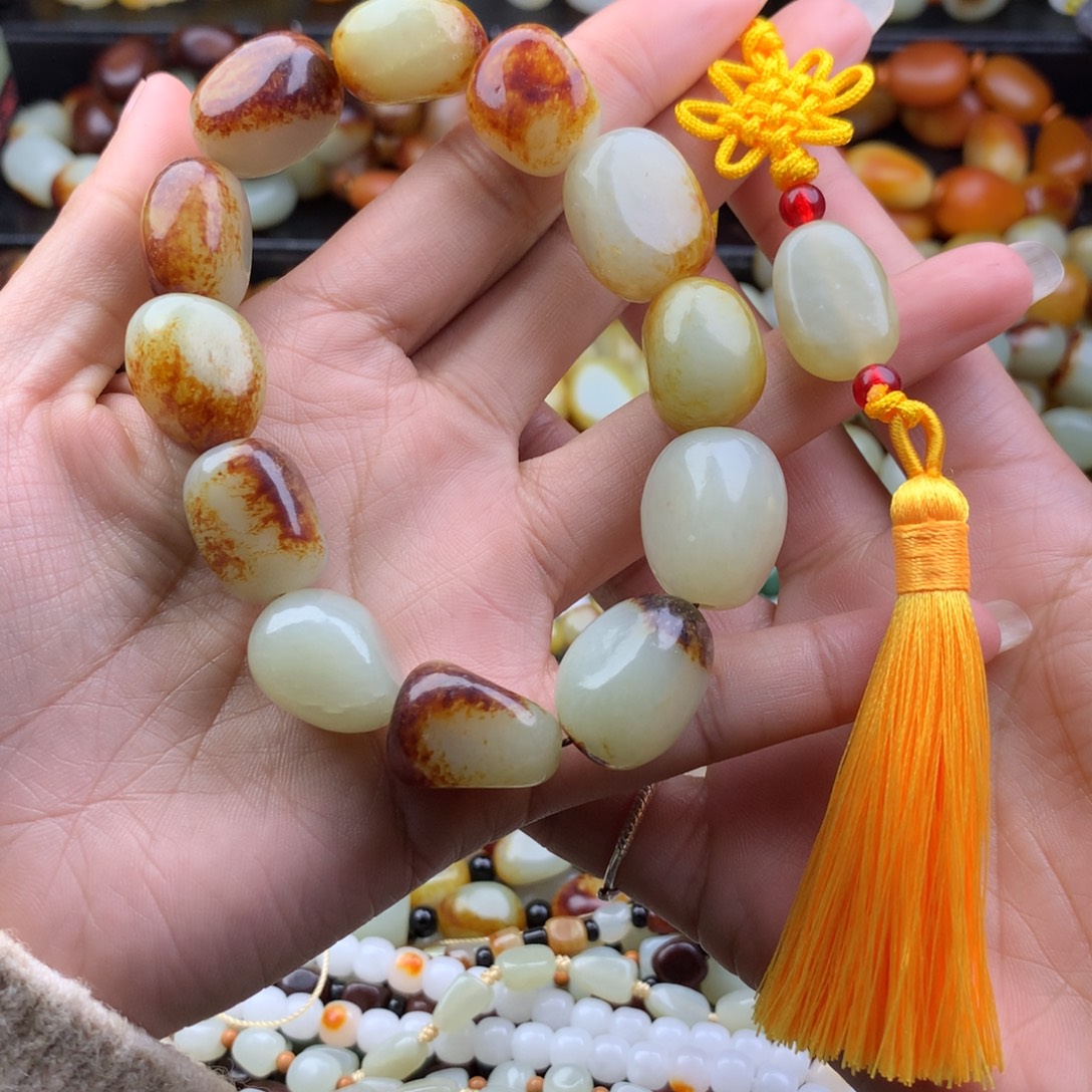 小***哥和田玉未镶嵌手链