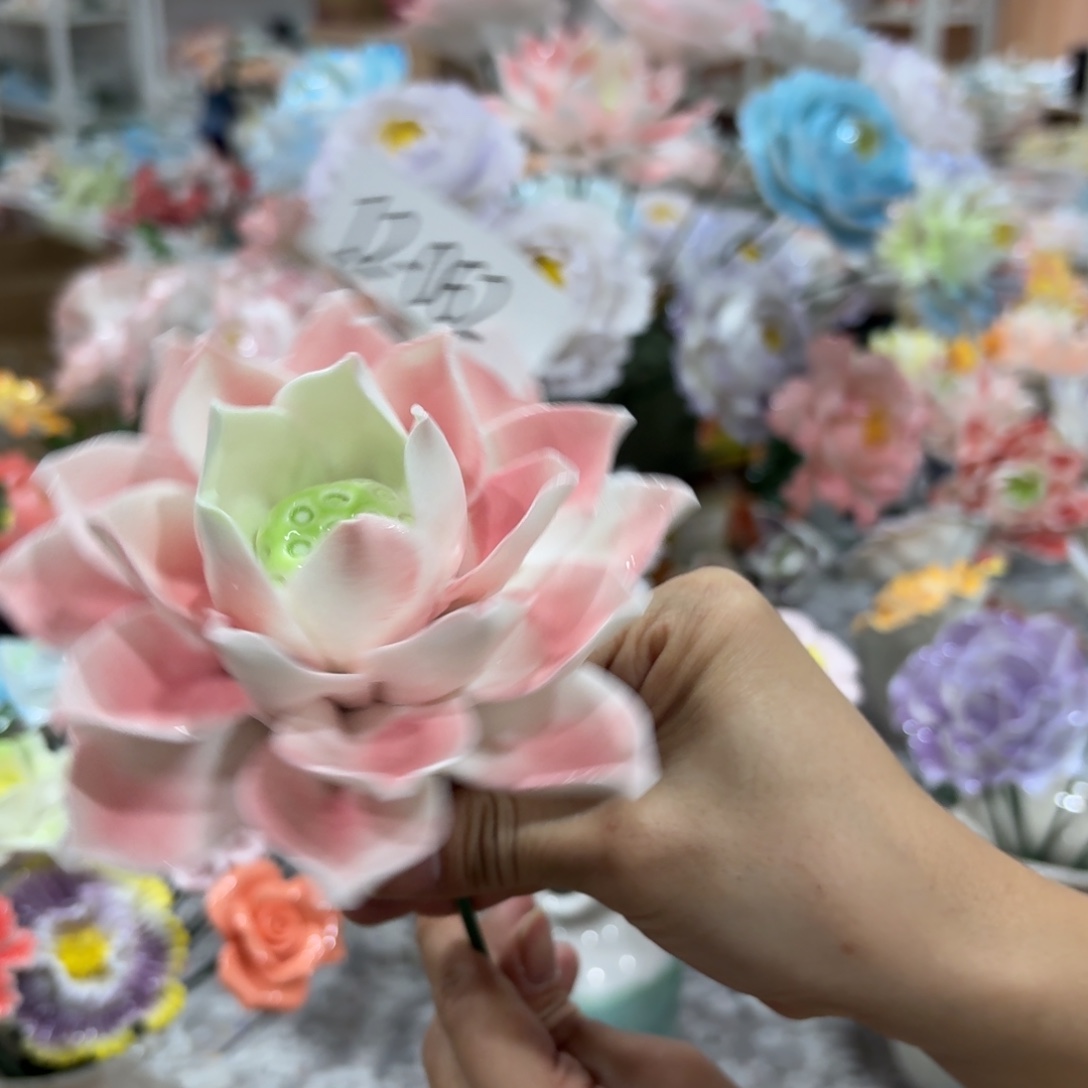 瑕疵1262 陶瓷花，拍满20发货，退款拉黑