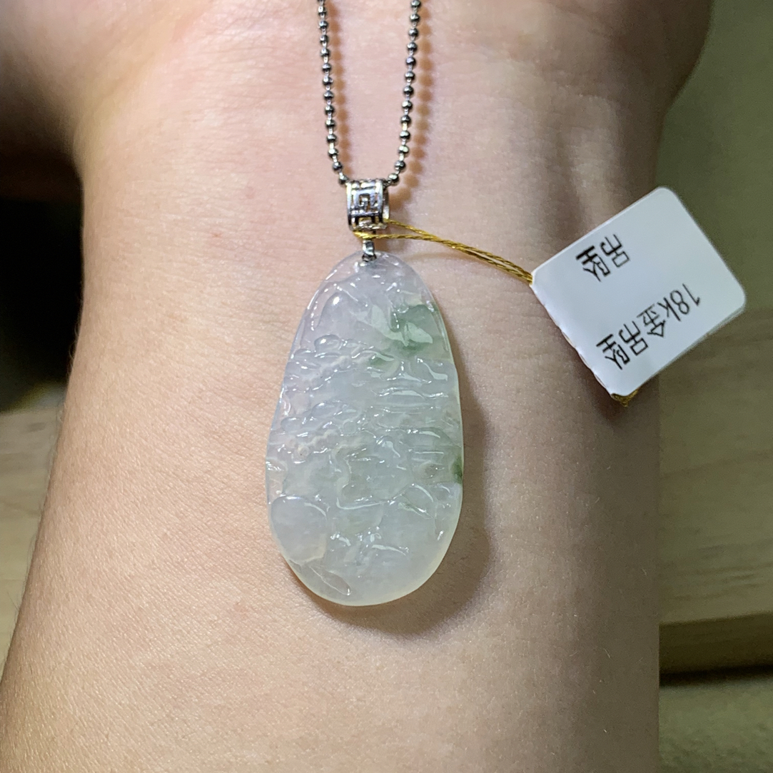 天然你的翡翠A货 18k金镶嵌冰胶飘绿山水牌 34.1×18×4.1