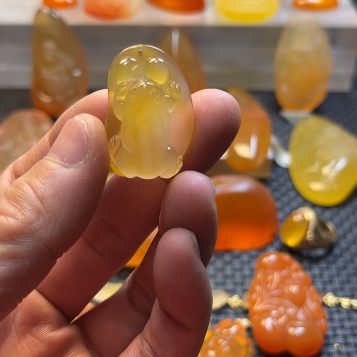 老***0石英质玉未镶嵌旦面