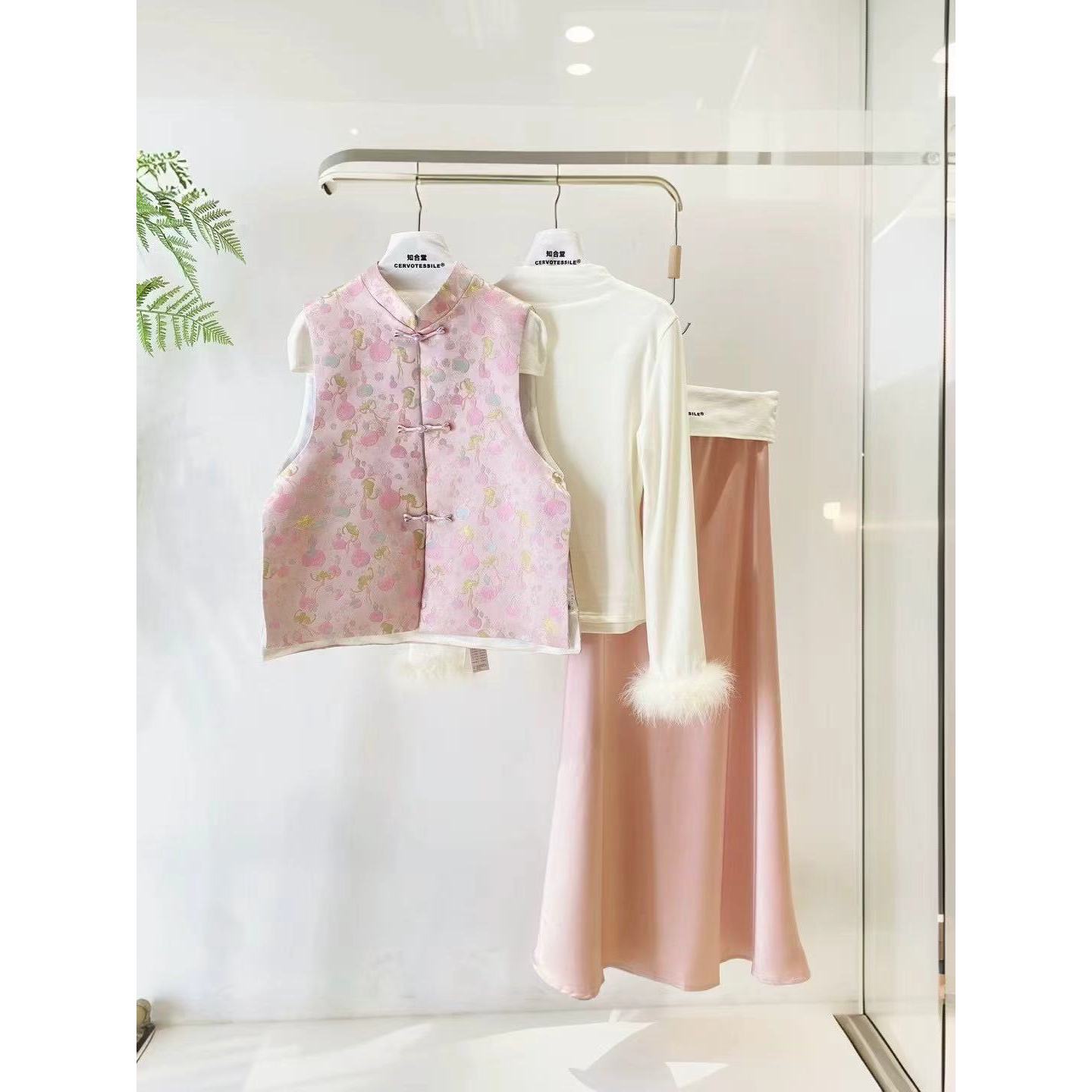 【NO退NO换】鑫燃KIKI 时尚洋气新中式马甲 29111 ZHT