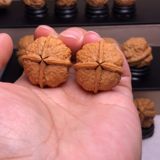 文玩核桃把件小四喜四楞38