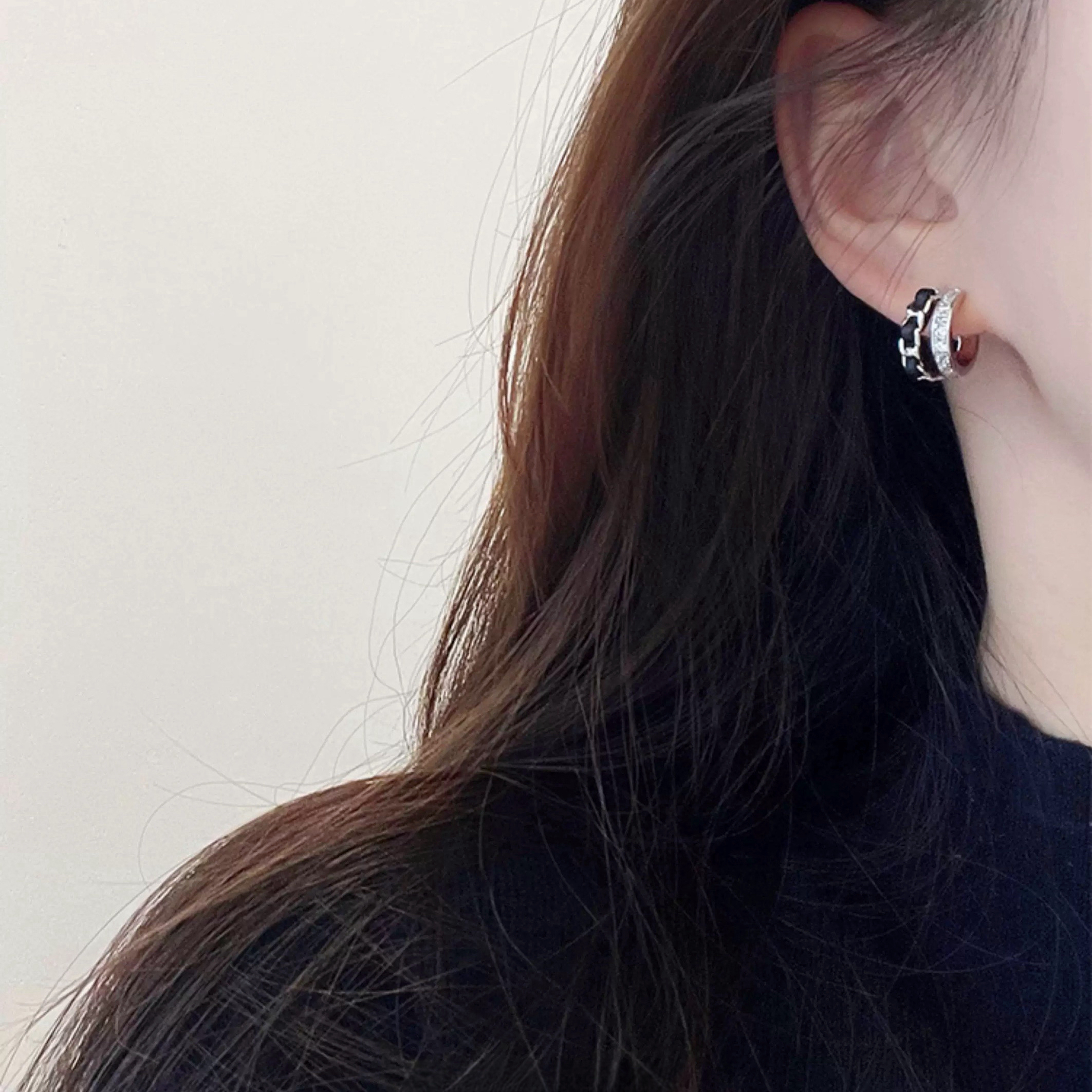 铜合金耳饰 D2060 S925银针菱格小香黑色链条圈圈耳钉高级气质女