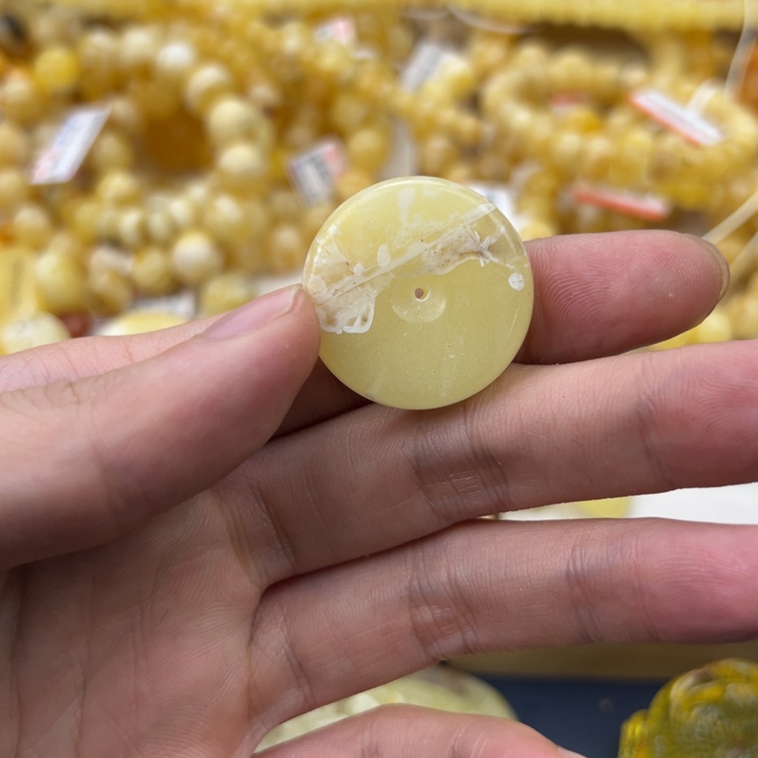 琥珀珠宝奇石未镶嵌