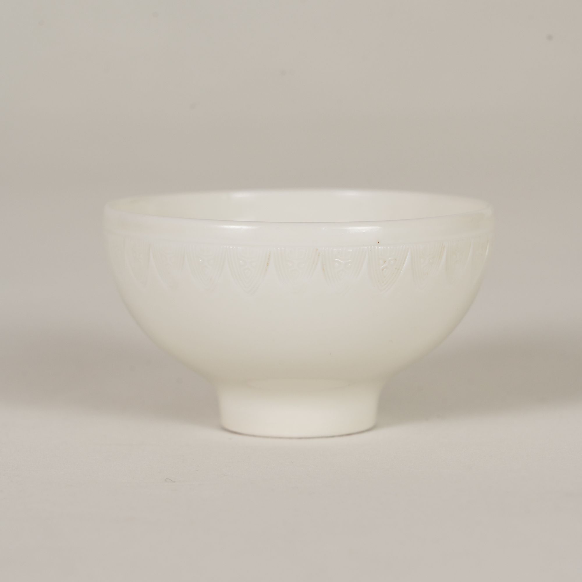    Lot  6   清  德化窑白釉茶圆(12.4瓷杂拍卖 )