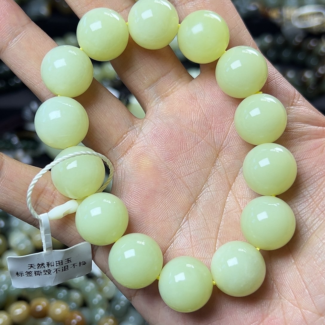 和田玉手链未镶嵌夜*君微包容冰片纹结构