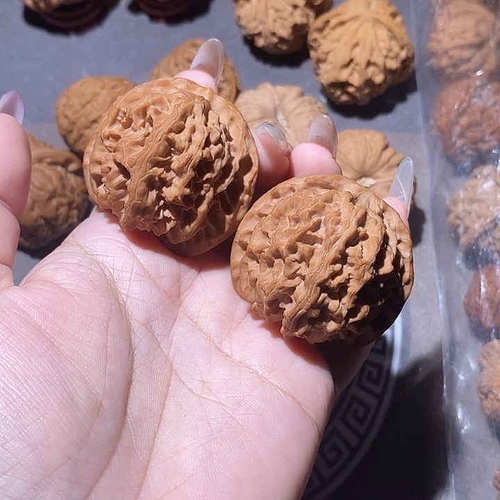 被***中文玩核桃吊坠文玩核桃文玩核桃