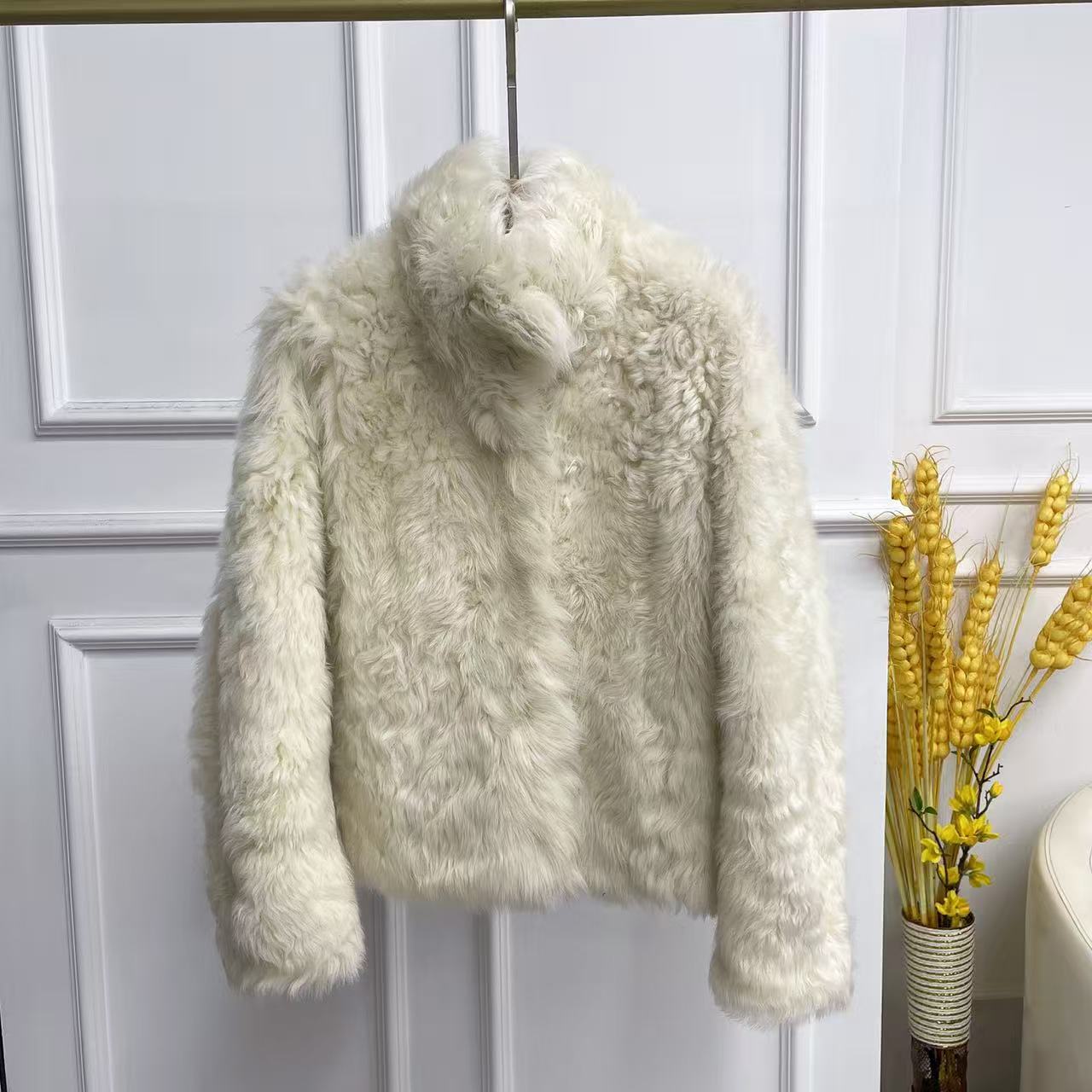 MOMO托斯卡纳羊卷毛皮毛一体立/翻领皮草外套N54047