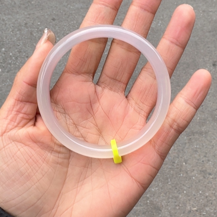 玛瑙/玉髓手镯未镶嵌无****运
