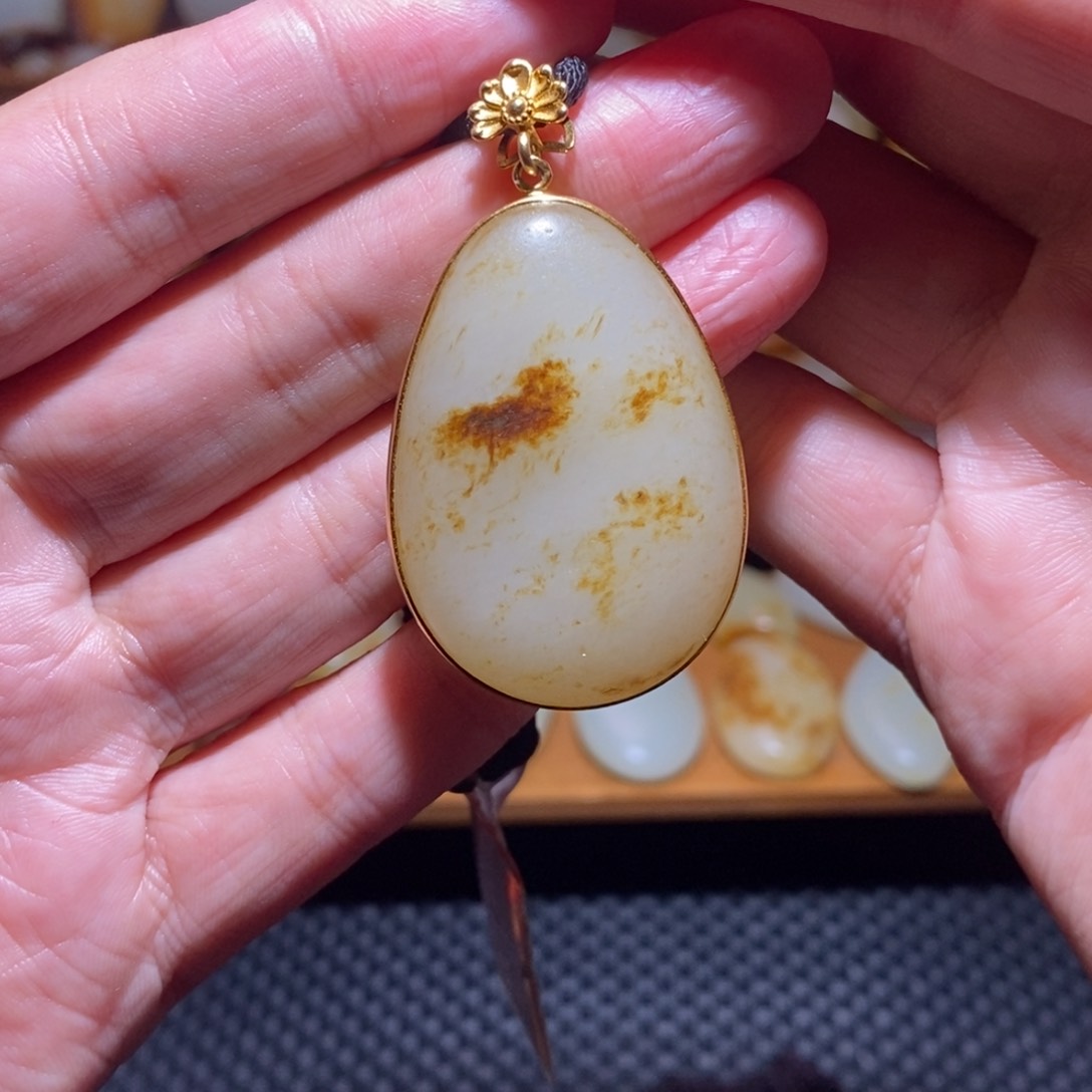 和田玉挂件未镶嵌濮**哥