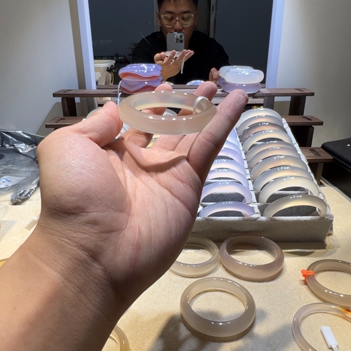 C***.玛瑙/玉髓合金手镯