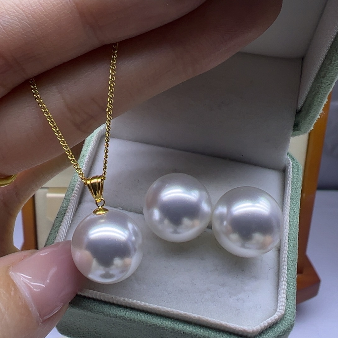 18K金镶嵌淡水珍珠吊坠(赠链)