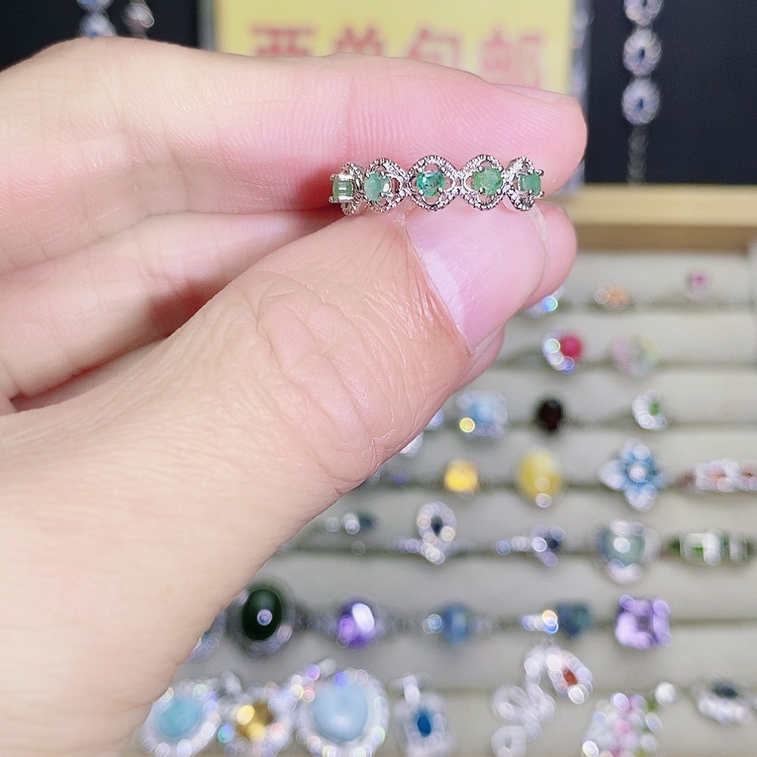 未镶嵌戒指祖母绿