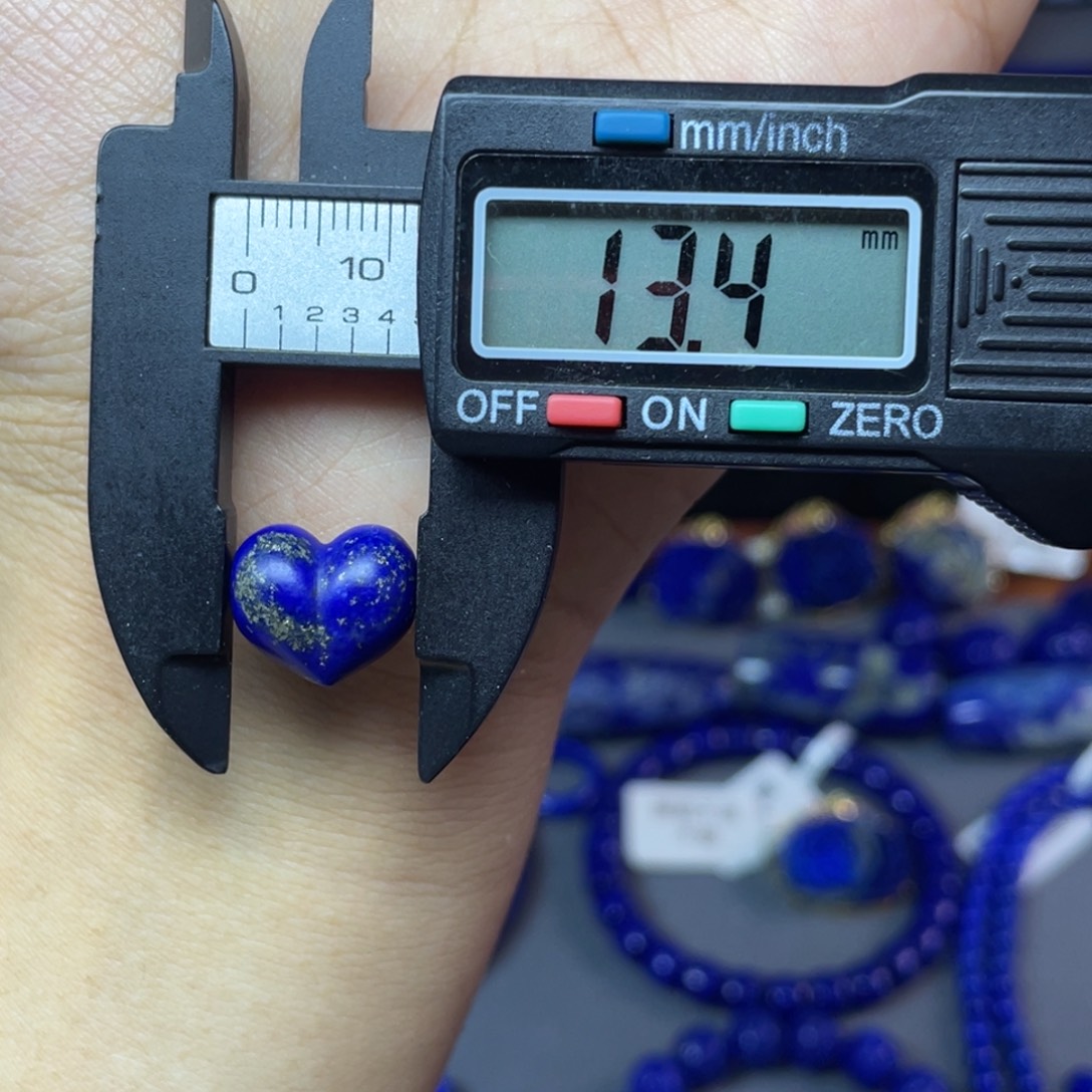 C***3青金石未镶嵌13mm哑光爱心屁桃配饰