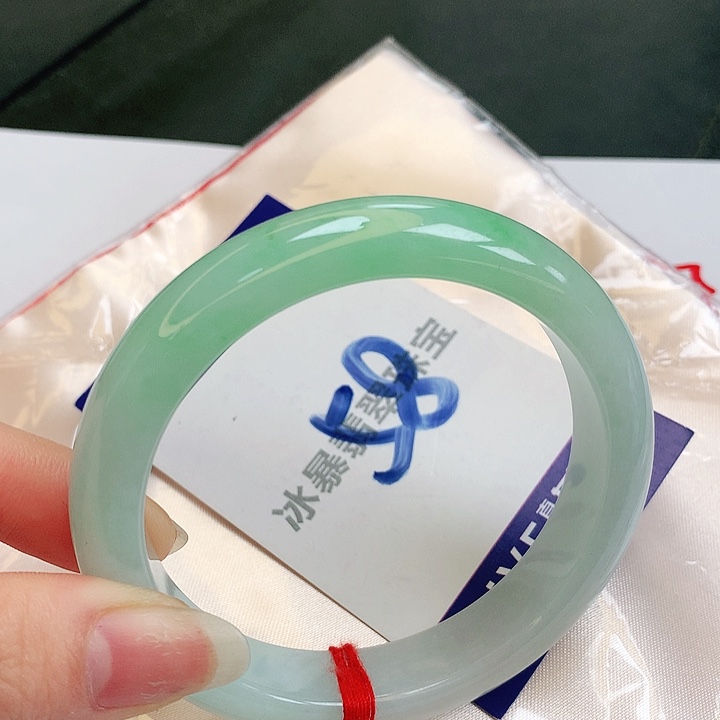 翡翠手镯未镶嵌缅甸天然a货翡翠