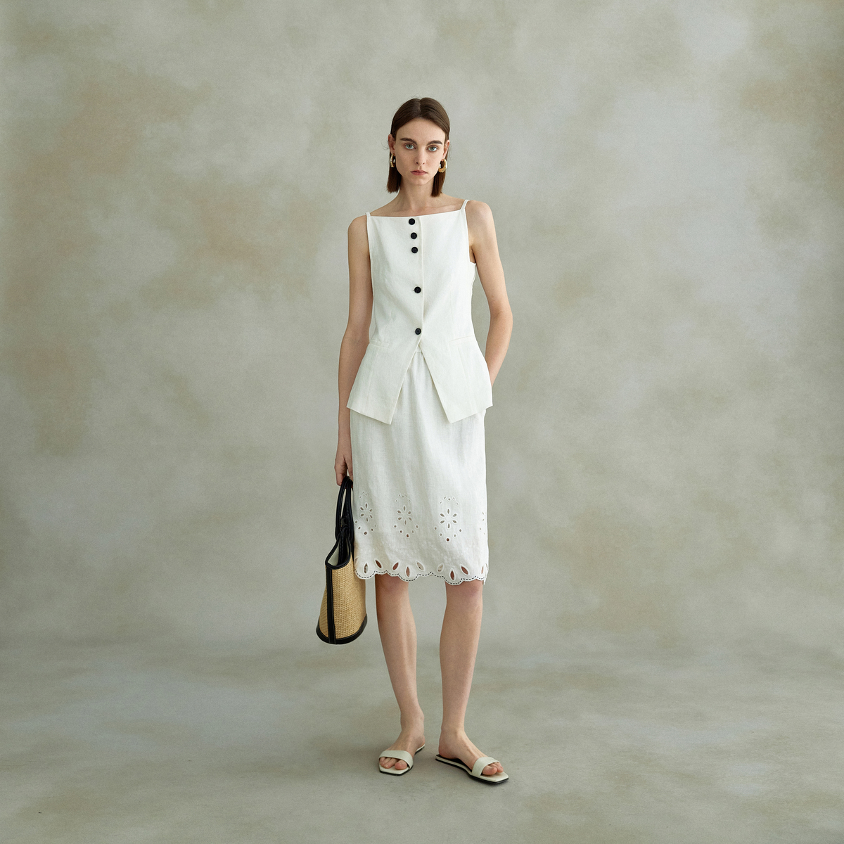 LYNEE 亚麻绣花短裙时尚半裙凉感舒适夏季女士设计感 LGD2FSW165