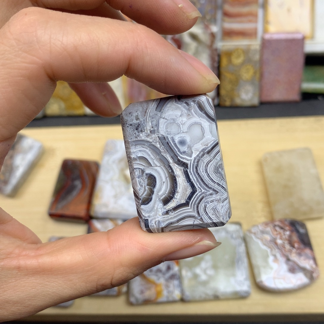 I***白硅化珊瑚（珊瑚玉）未镶嵌珠宝奇石