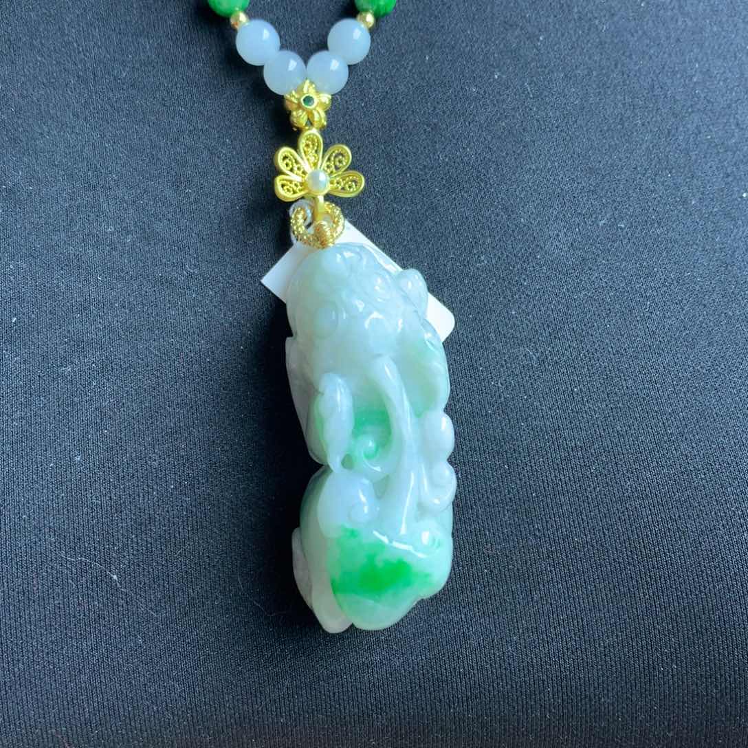 翡翠颈饰未镶嵌翡翠