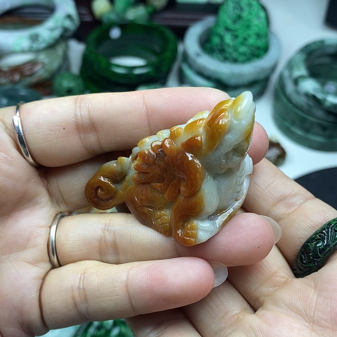 颈饰未镶嵌翡翠紫**雨貔貅