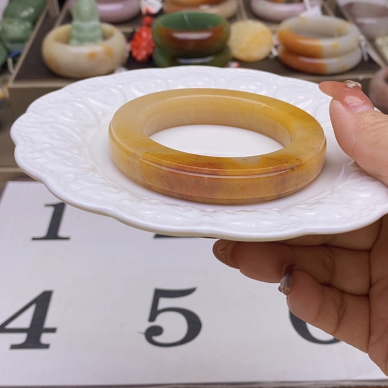 【闪购商品】石英质玉手镯未镶嵌