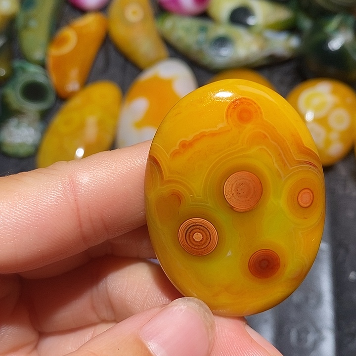王***政合金颈饰玛瑙/玉髓