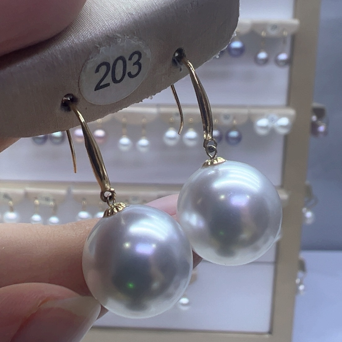 18K金镶嵌淡水珍珠耳饰