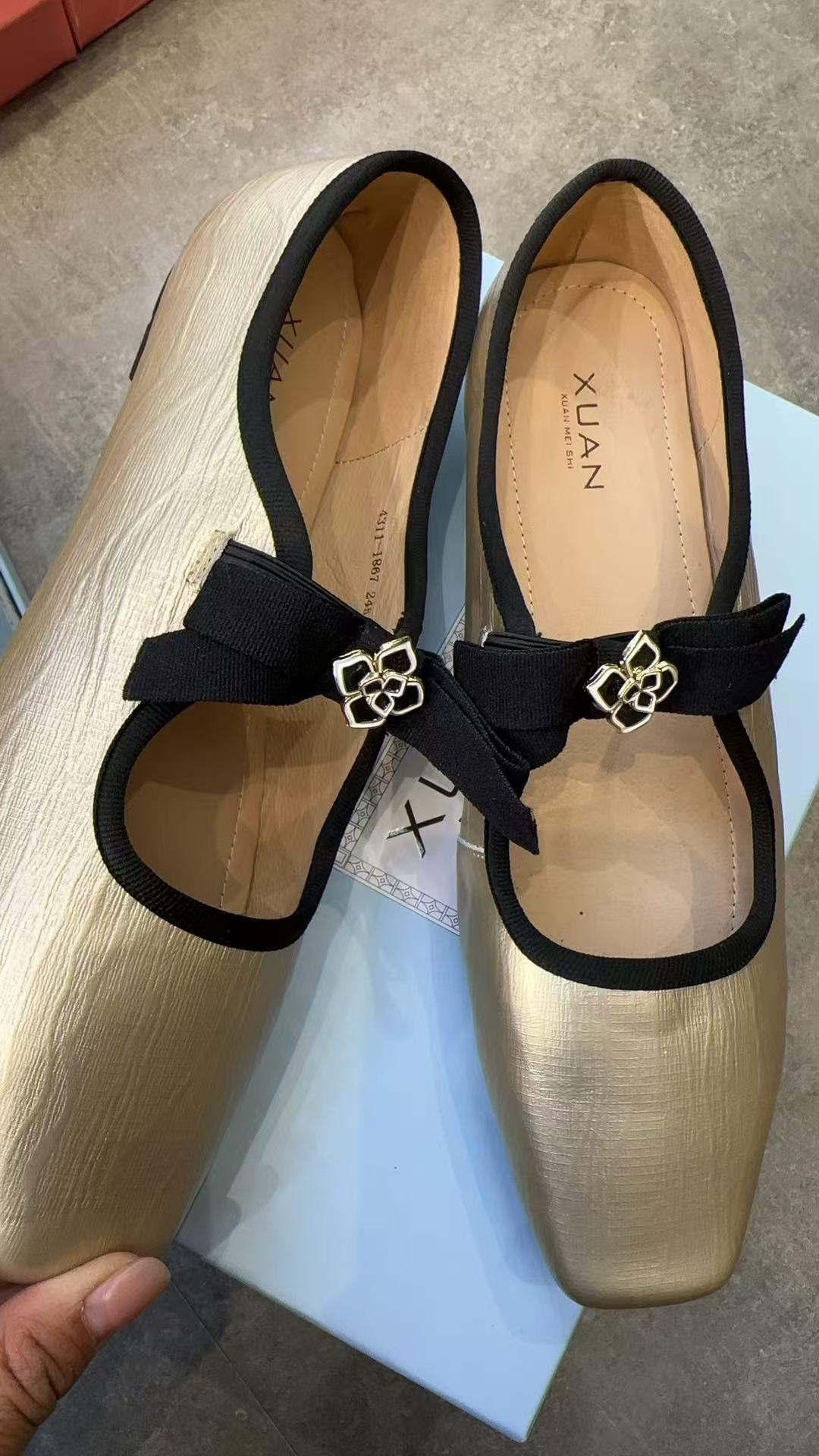 不退不换时尚方头鞋1867