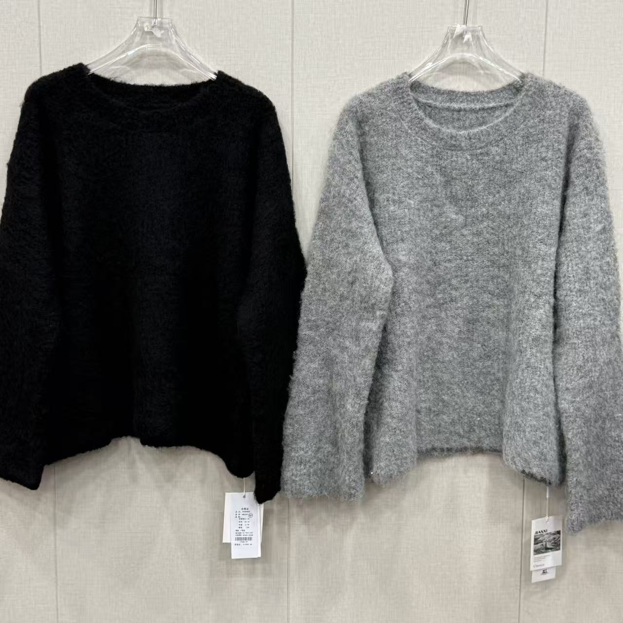 3582  圆领羊毛上衣