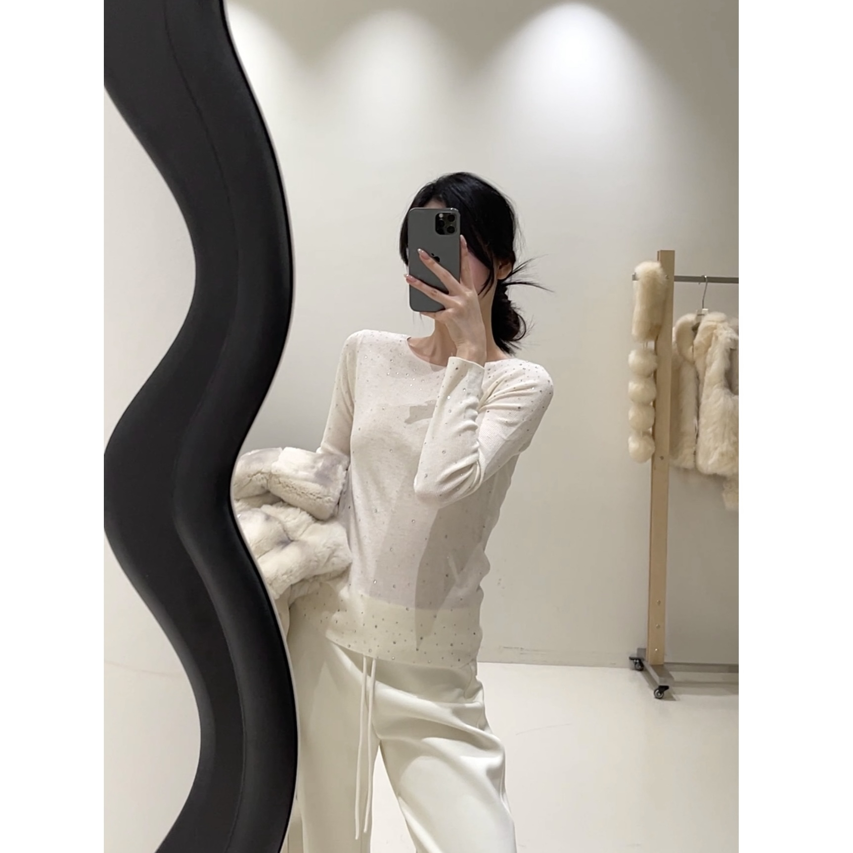 轻奢温柔～氛围感烫钻设计感爆闪针织衫（AWY6850#）爱唯依