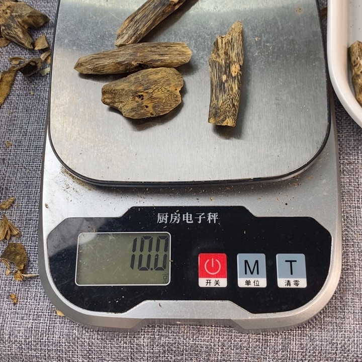 沉香碎屑沉香原材料