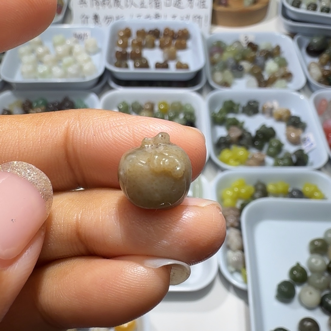 和田玉未镶嵌珠宝奇石