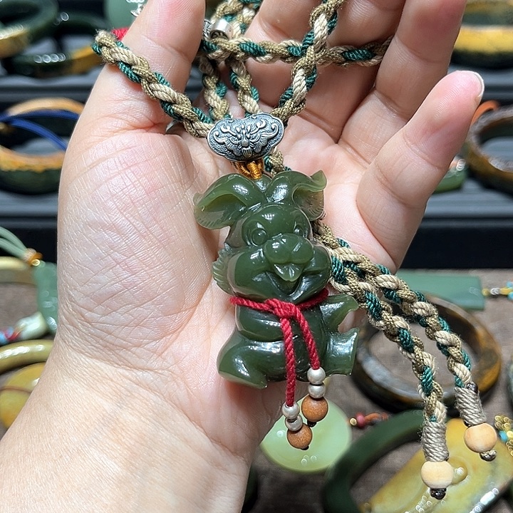 岫岩河磨玉（透闪石质玉）吊坠未镶嵌?*乐